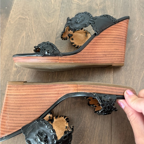 EUC Jack Rogers Layne black leather wedges size 7 - Picture 3 of 7